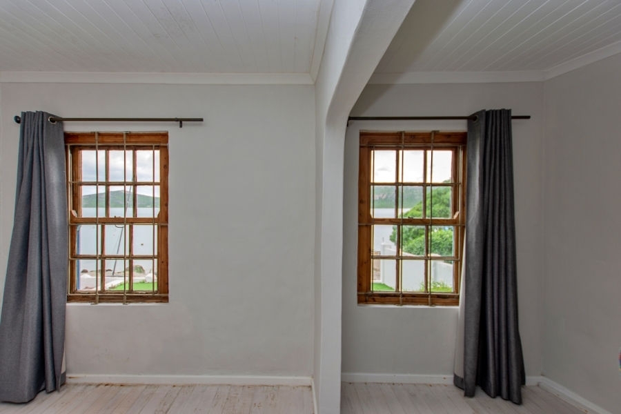 3 Bedroom Property for Sale in Middedorp Western Cape